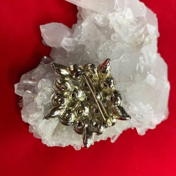 Rich Red, Purple, and Emerald Green Crystal brooch, Vintage - Picture 2 of 4